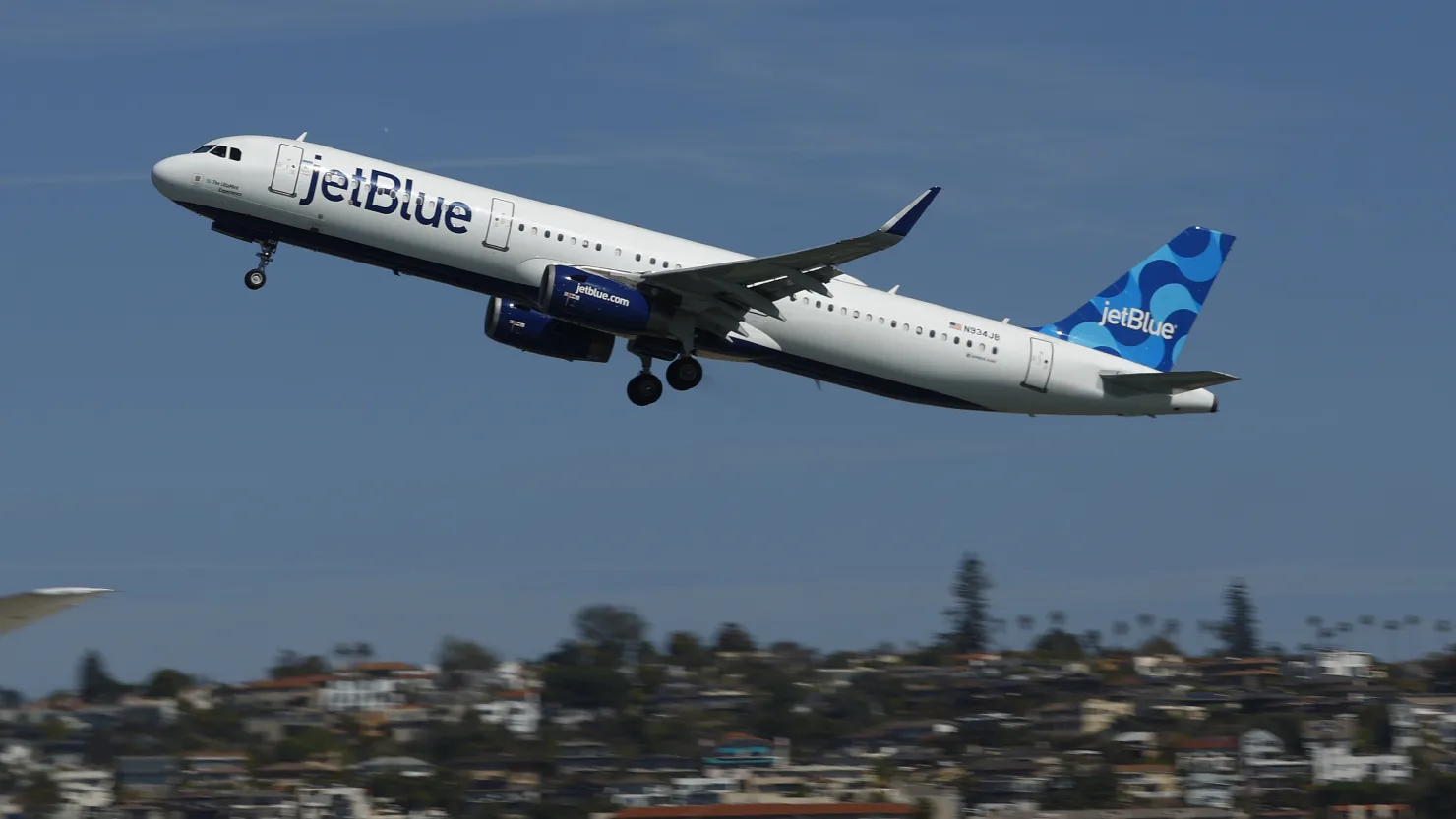 JetBlue Teams Up with Amazon’s Project Kuiper for High-Speed In-Flight Wi-Fi